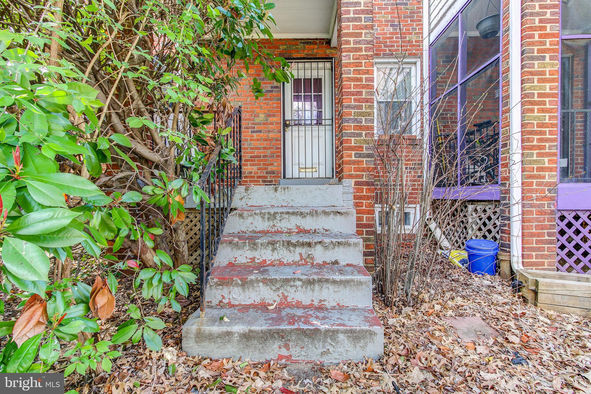 513 17th Street Southeast Washington, DC 20003 - Photo 8 of 9