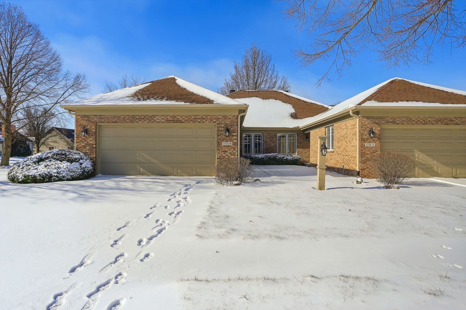 1731 Lakeside Drive, Unit B Champaign, IL 61821 - Photo 19 of 21 a front view of a house
