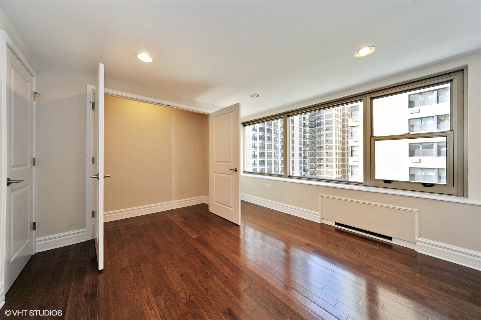 247 East Chestnut Street, Unit 602 Chicago, IL 60611 - Photo 12 of 20