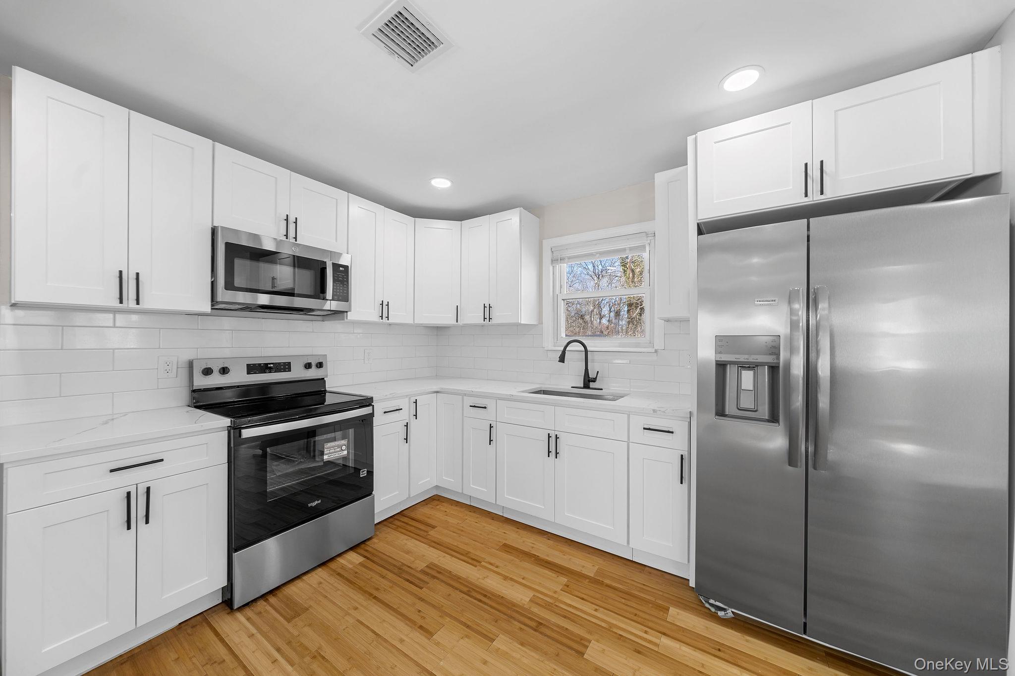 17 Nelson Place Mastic, NY 11950 - Photo 12 of 36