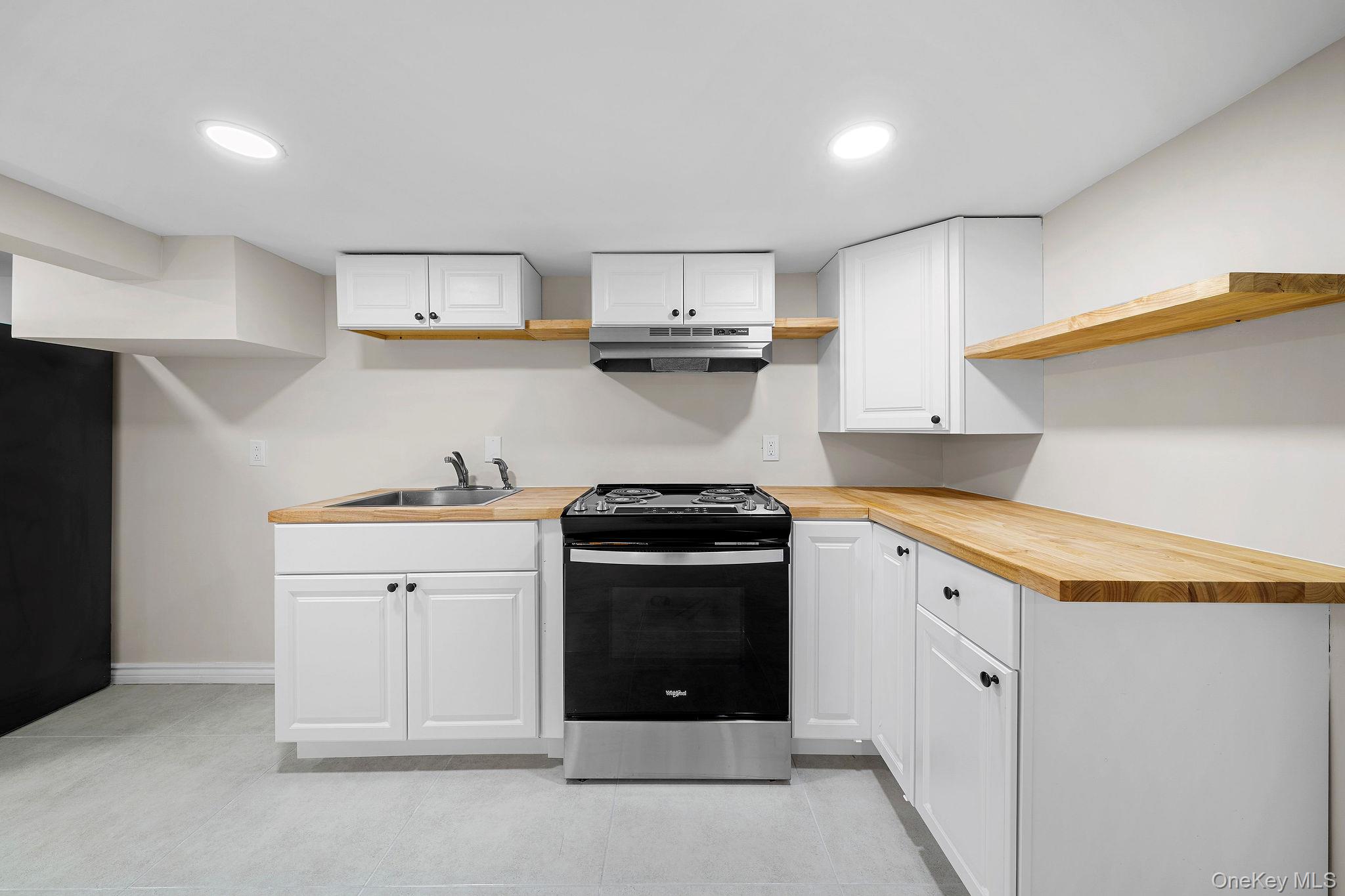 17 Nelson Place Mastic, NY 11950 - Photo 24 of 36