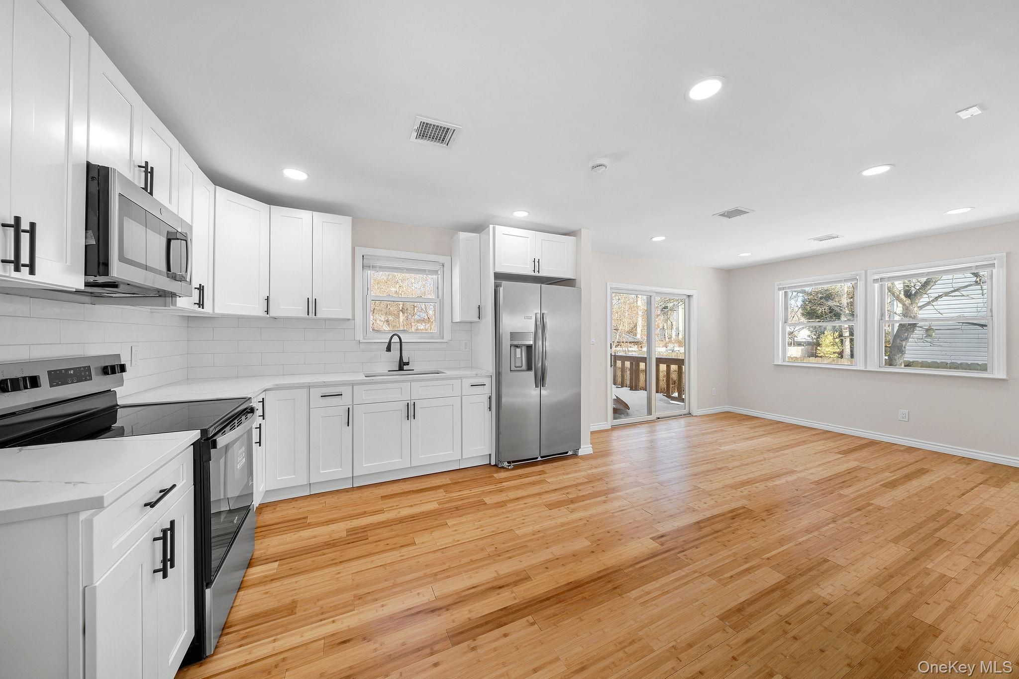 17 Nelson Place Mastic, NY 11950 - Photo 10 of 36