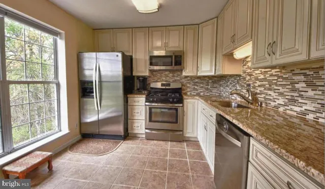 $2,500 | 9296 Cardinal Forest Lane, Unit 302, Lorton, VA 22079