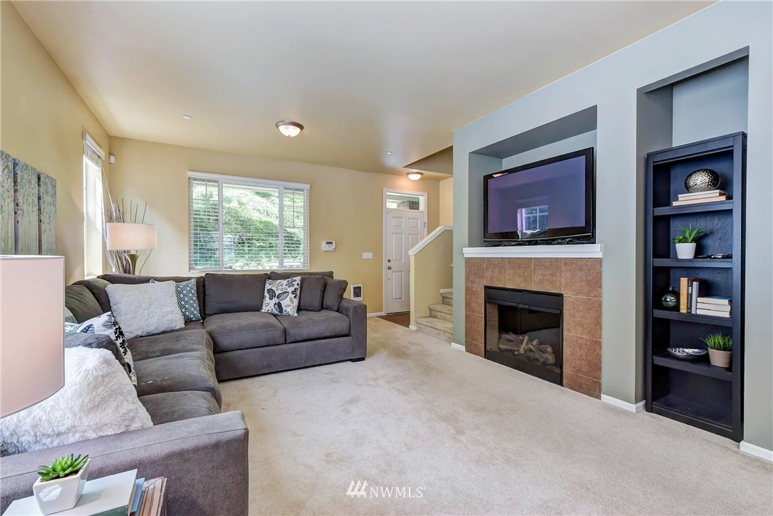 10707 Ross Road, Unit D Bothell, WA 98011 - Photo 3 of 21