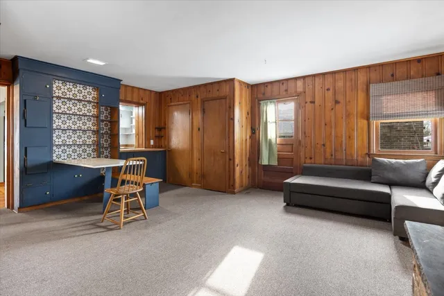 $3,000 | 9108 South Utica Avenue, Evergreen Park, IL 60805