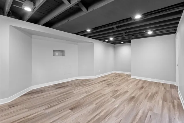 $3,000 | 9108 South Utica Avenue, Evergreen Park, IL 60805