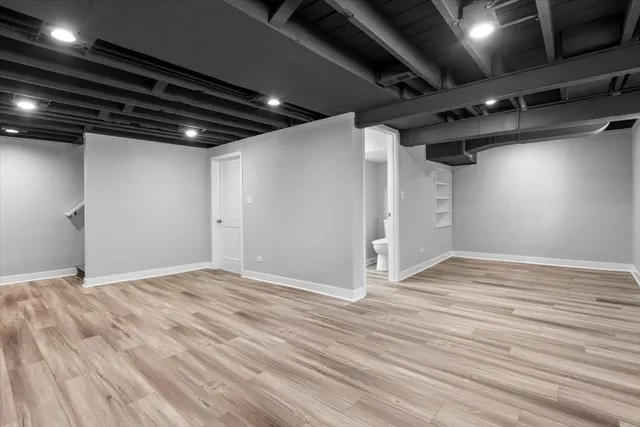 $3,000 | 9108 South Utica Avenue, Evergreen Park, IL 60805