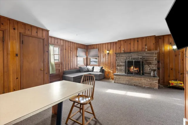 $3,000 | 9108 South Utica Avenue, Evergreen Park, IL 60805