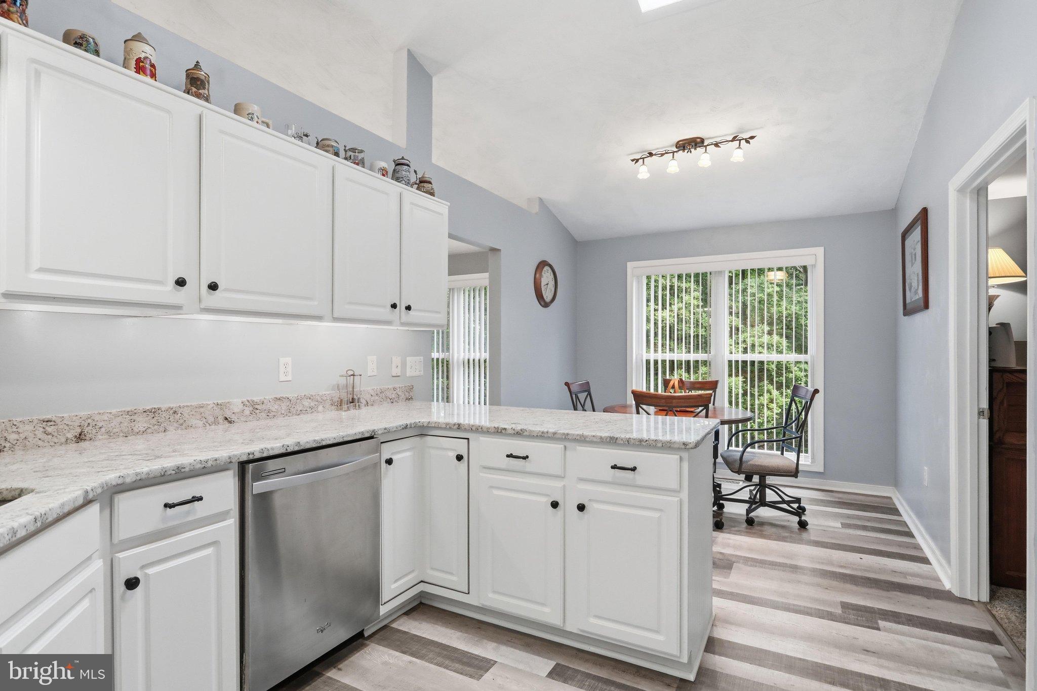 18664 Rivergate Road Keedysville, MD 21756 - Photo 19 of 64 Kitchen looking into table area