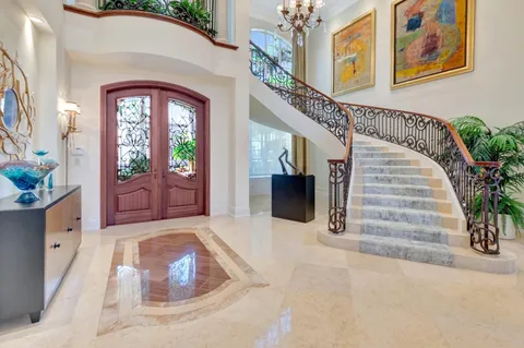 a view of entryway and hall