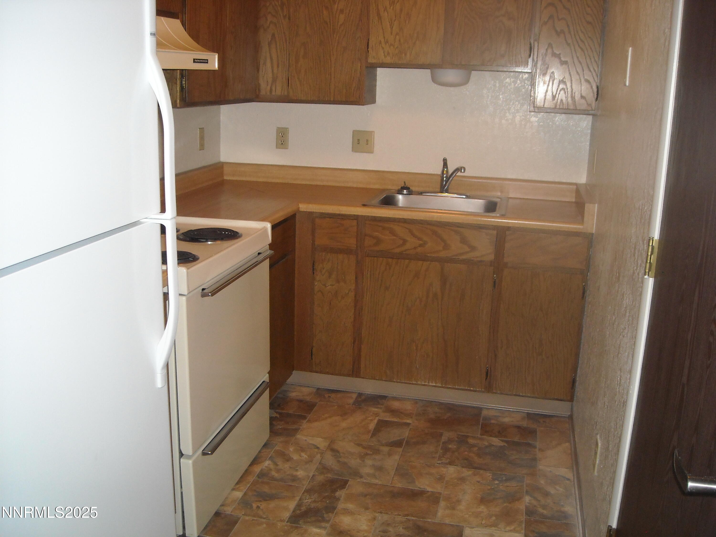 1420 Grimes Street, Unit 18 Fallon, NV 89406 - Photo 4 of 7 Morning Glory 5-40 3