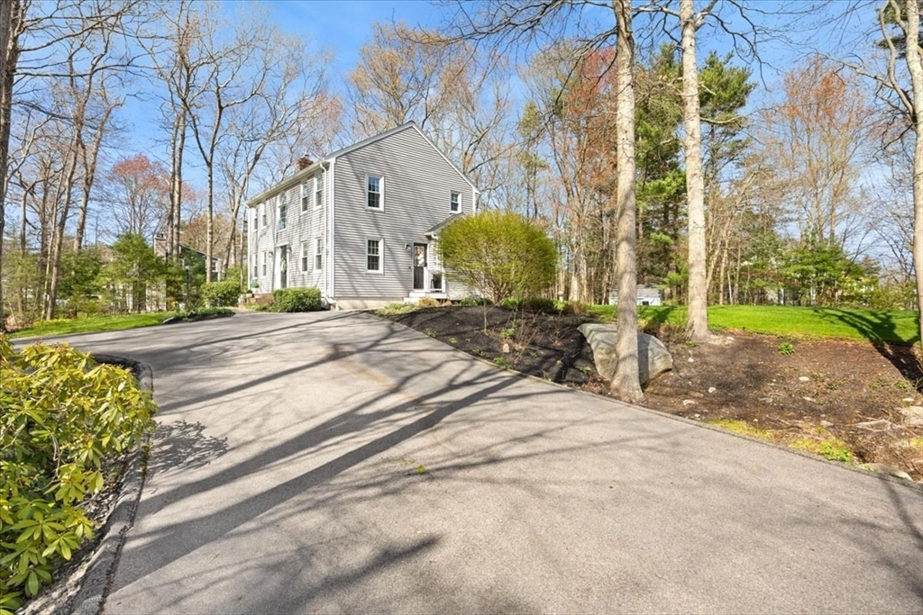 748 Locust Street Raynham, MA 02767 - Photo 4 of 42