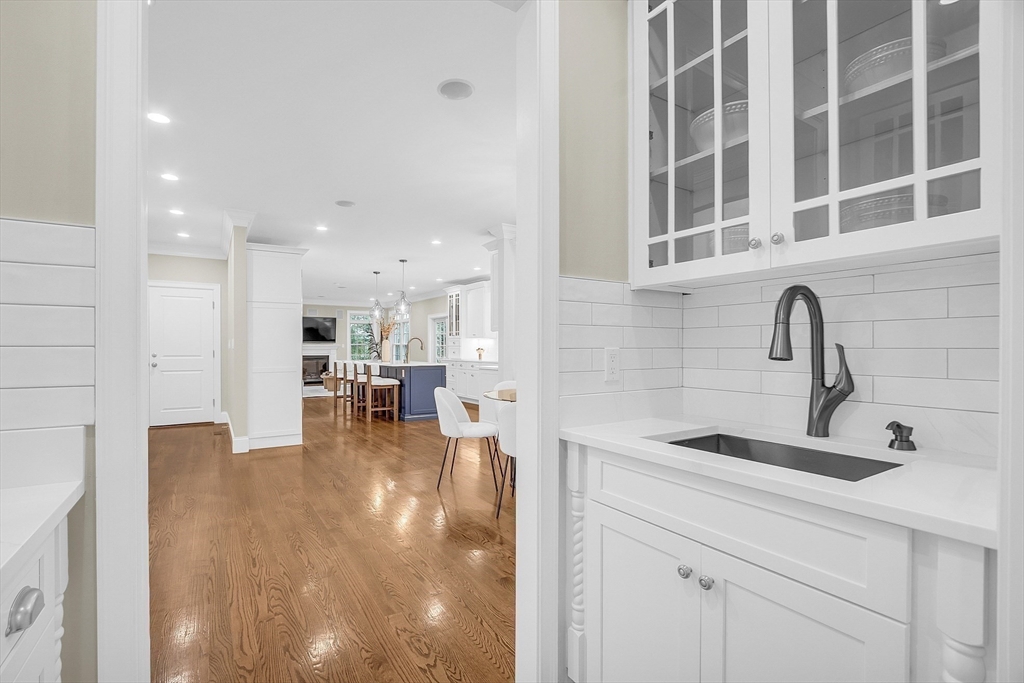 16 Cynthia Road Newton, MA 02459 - Photo 12 of 41