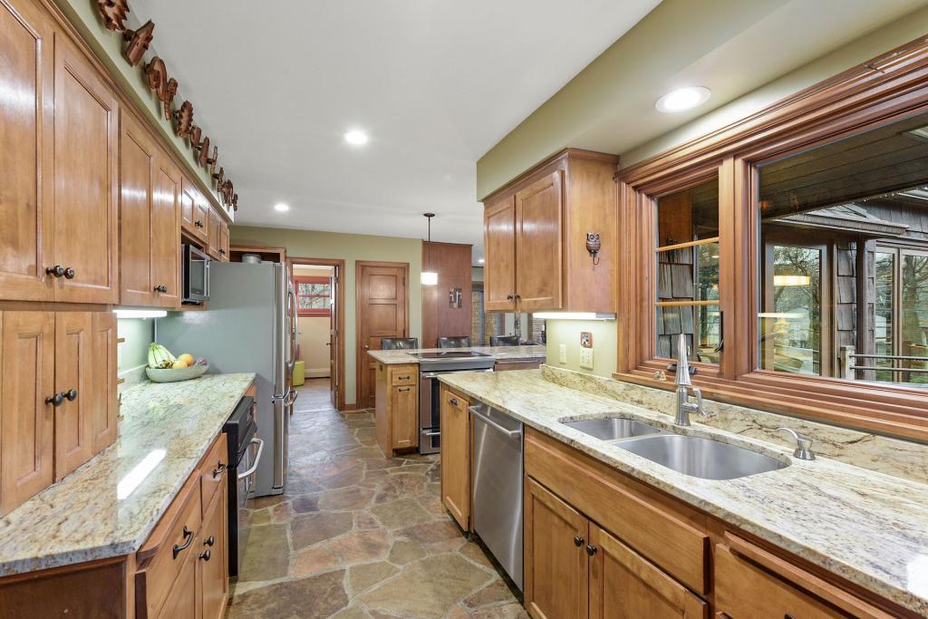 233 Interlachen Road Hopkins, MN 55343 - Photo 19 of 52