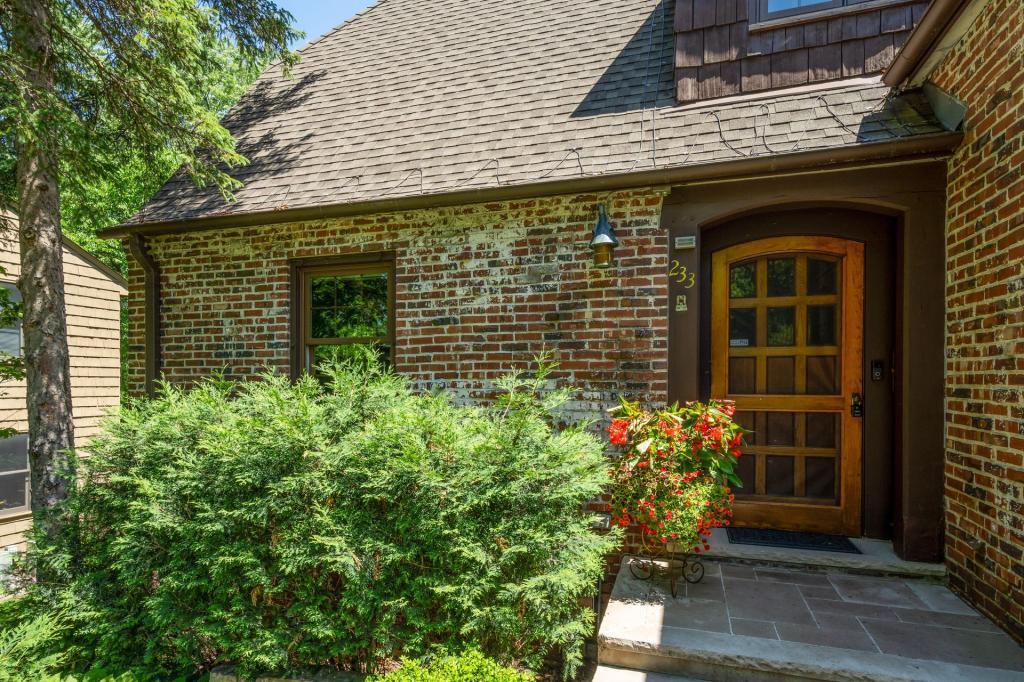 233 Interlachen Road Hopkins, MN 55343 - Photo 3 of 52