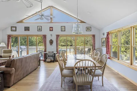 $2,295,000 | 619 Montauk Highway, Amagansett, NY 11930