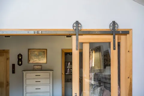 $2,295,000 | 619 Montauk Highway, Amagansett, NY 11930