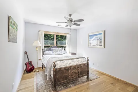 $2,295,000 | 619 Montauk Highway, Amagansett, NY 11930