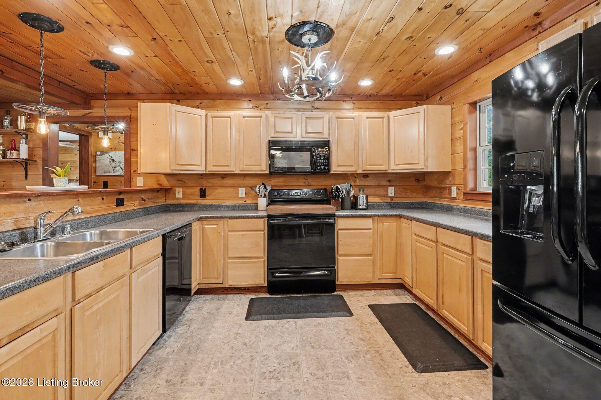 195 Maple Lane Pendleton, KY 40055 - Photo 11 of 42 008_file_7395