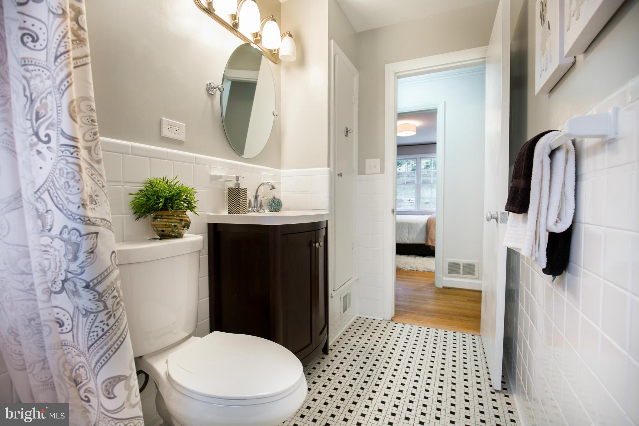 9410 Crosby Road Silver Spring, MD 20910 - Photo 22 of 30 Bath