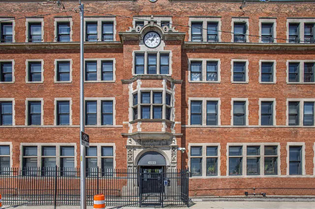 $1,600 | 6533 East Jefferson Avenue, Unit 111W, Detroit, MI 48207