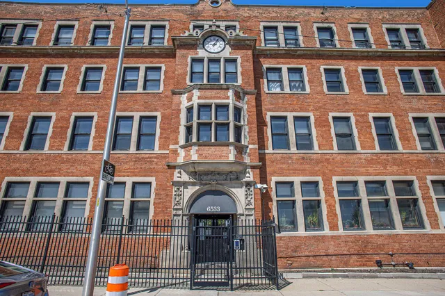 $1,600 | 6533 East Jefferson Avenue, Unit 111W, Detroit, MI 48207