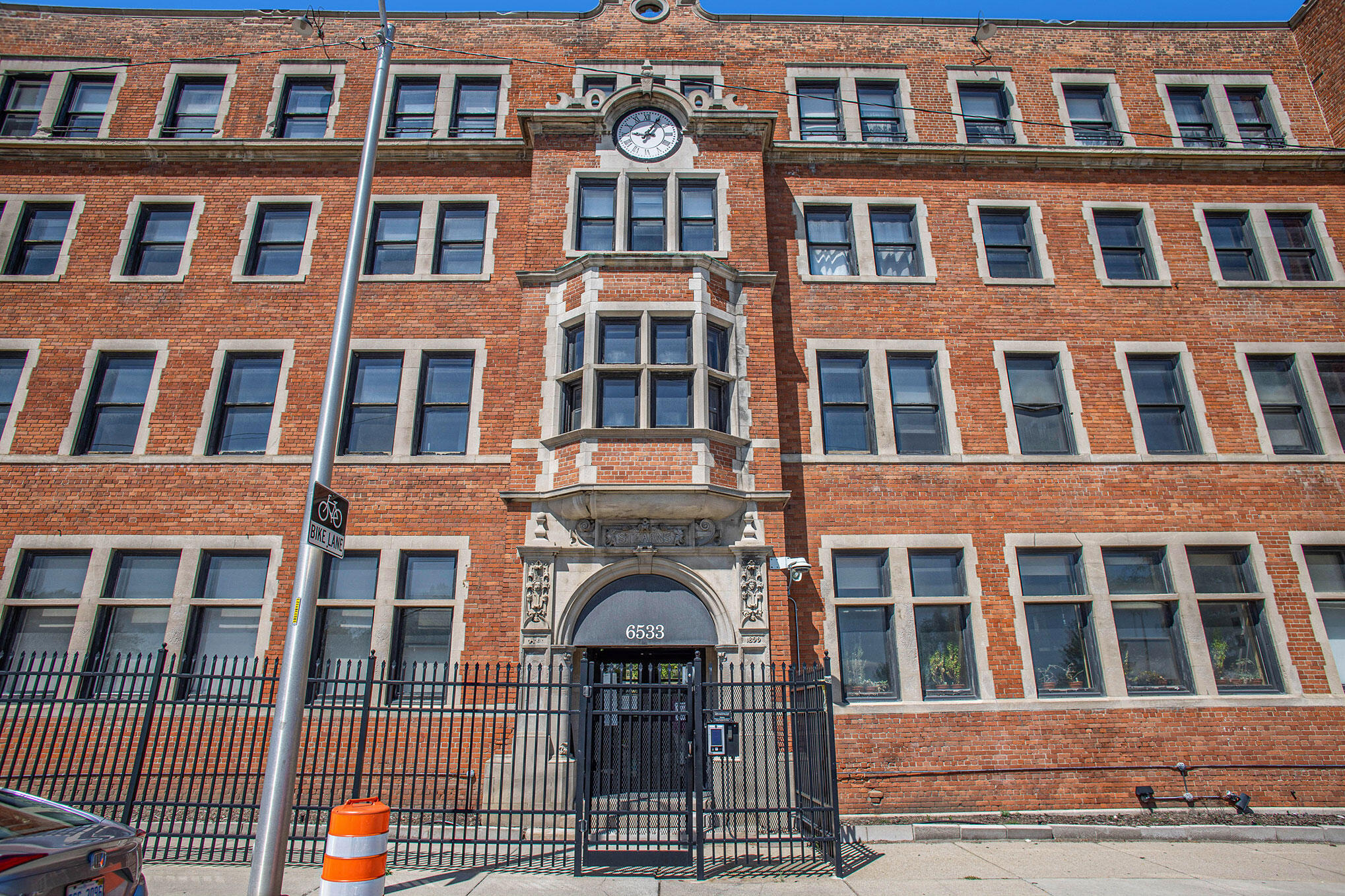 6533 East Jefferson Avenue, Unit 111W Detroit, MI 48207 - Photo 2 of 14 3O3A5059