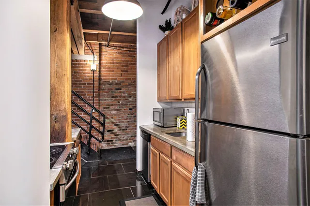 $1,600 | 6533 East Jefferson Avenue, Unit 111W, Detroit, MI 48207