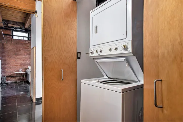 $1,600 | 6533 East Jefferson Avenue, Unit 111W, Detroit, MI 48207