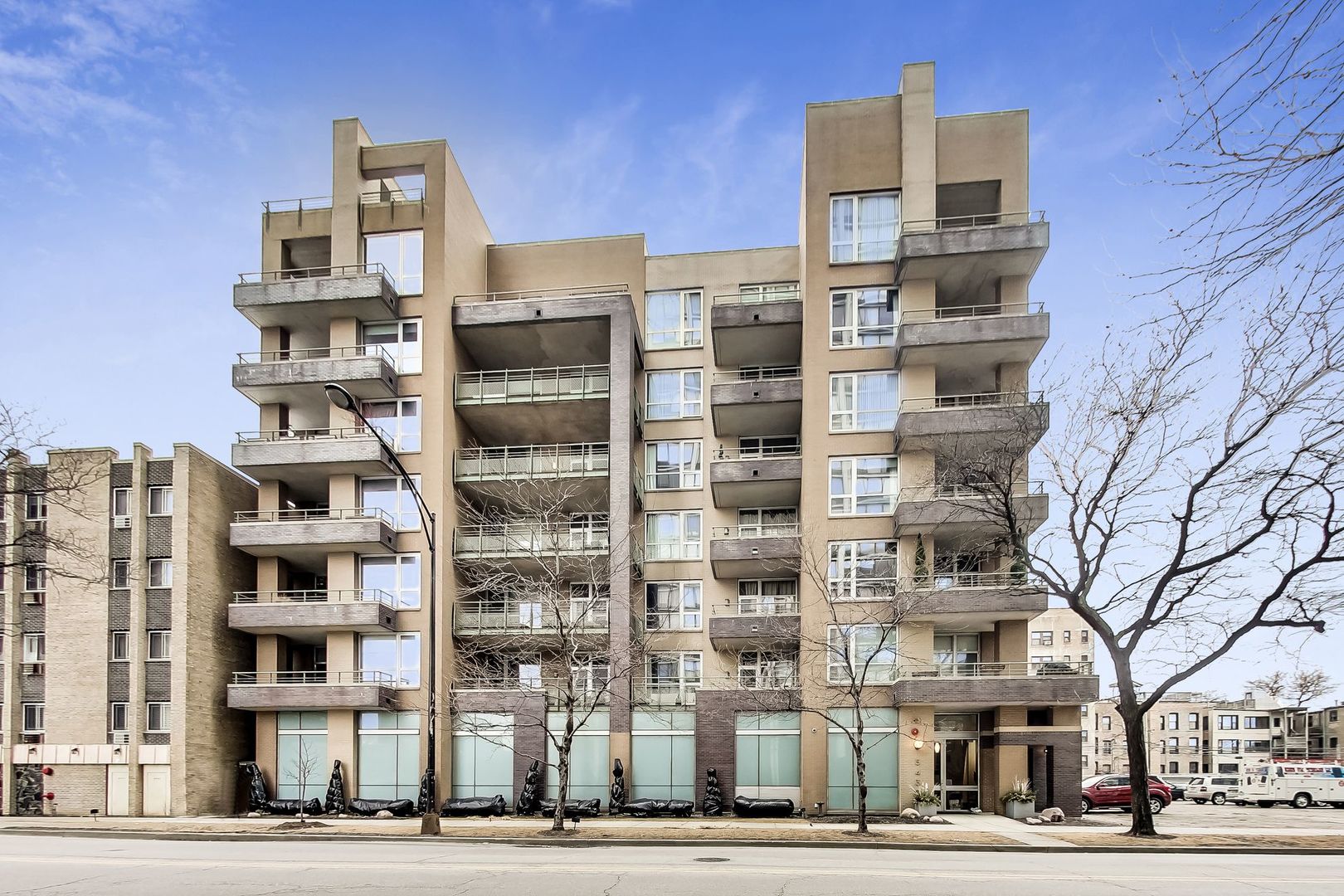 5430 North Sheridan Road, Unit 604 Chicago, IL 60640 - Photo 1 of 23