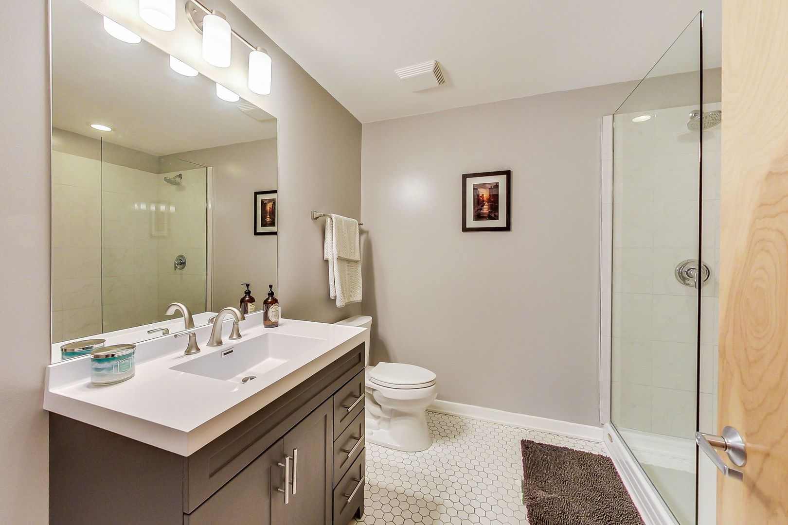 5430 North Sheridan Road, Unit 604 Chicago, IL 60640 - Photo 17 of 23