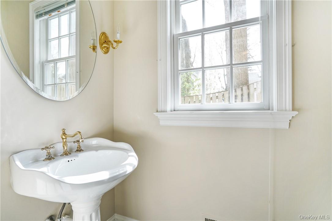 66 Apawamis Avenue Rye, NY 10580 - Photo 11 of 28