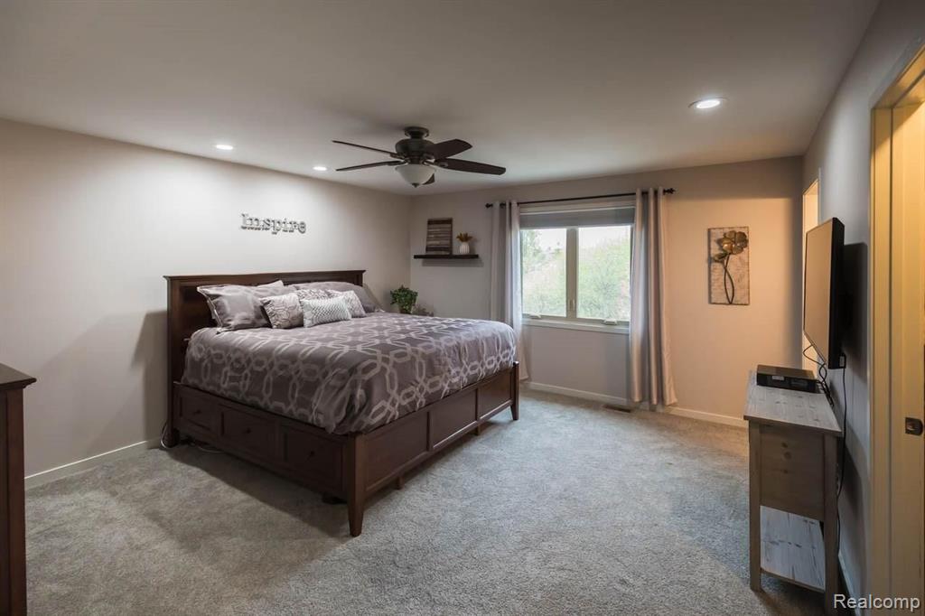37291 Chesapeake Road Farmington Hills, MI 48335 - Photo 21 of 45