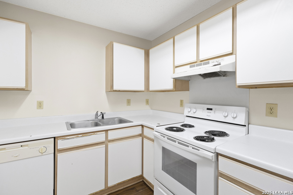 9711 Arcade Ridge San Antonio, TX 78239 - Photo 10 of 32