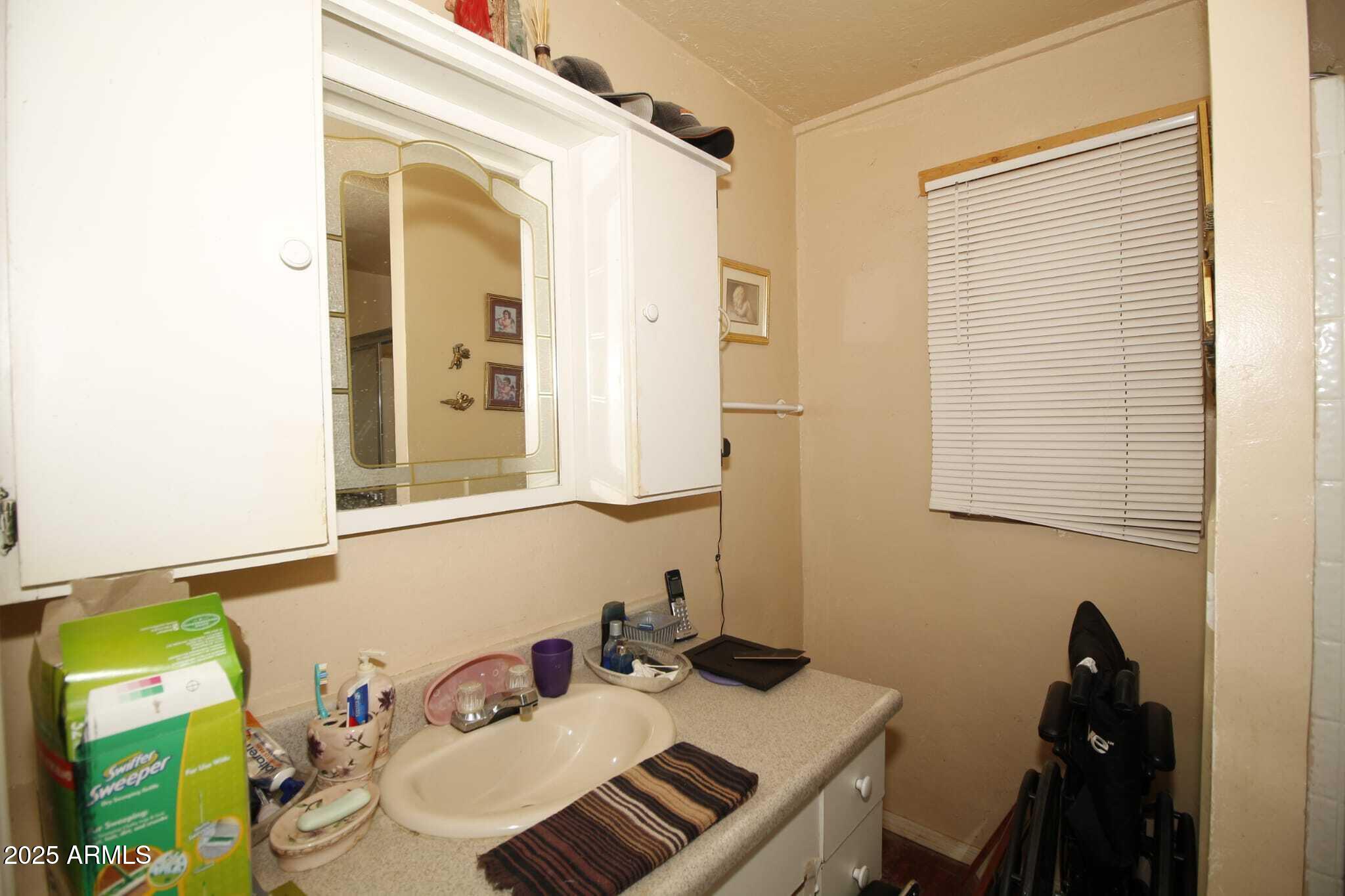1211 East Fillmore Street Phoenix, AZ 85006 - Photo 36 of 52 IMG-20250620-WA0052