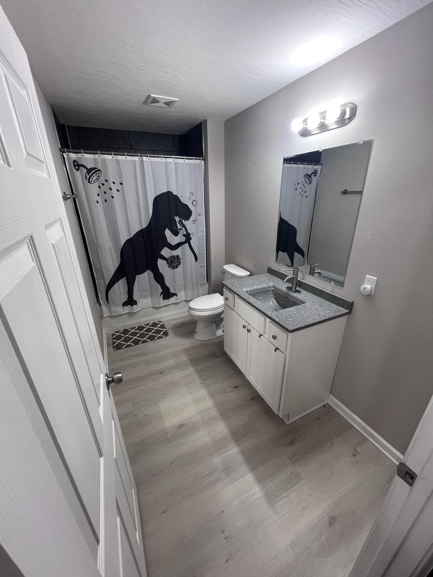 3330 Hamburg Road Southwest Lancaster, OH 43130 - Photo 14 of 26 Bathroom