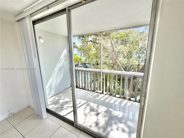 $133,900 | 1475 Northeast 125th Terrace, Unit 301A, North Miami, FL 33161