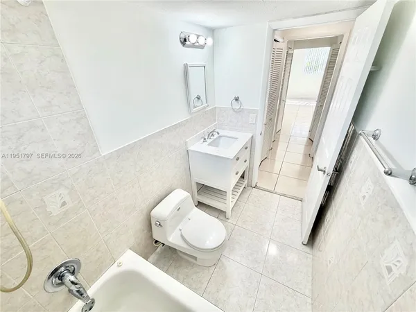 $133,900 | 1475 Northeast 125th Terrace, Unit 301A, North Miami, FL 33161