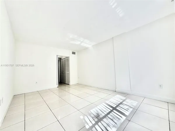 $133,900 | 1475 Northeast 125th Terrace, Unit 301A, North Miami, FL 33161