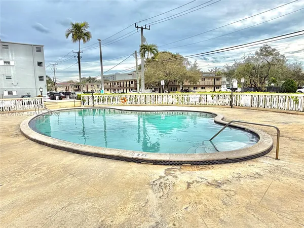 $133,900 | 1475 Northeast 125th Terrace, Unit 301A, North Miami, FL 33161