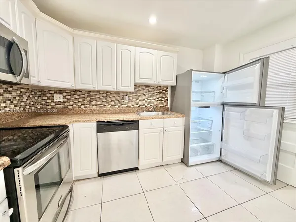 $133,900 | 1475 Northeast 125th Terrace, Unit 301A, North Miami, FL 33161