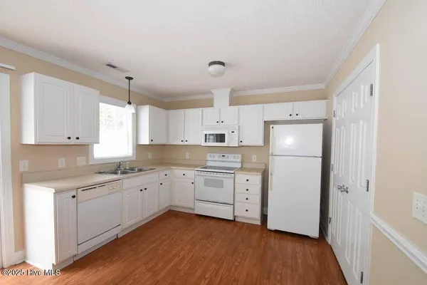 $1,200 | 4130 Dudleys Grant Drive, Unit G, Winterville, NC 28590