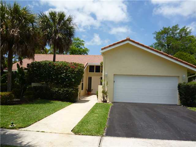 21095 Escondido Way North Boca Raton, FL 33433 - Photo 1 of 25 Primary Photo