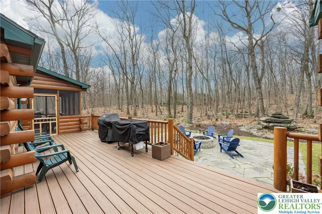 $925,000 | 1212 Acacia Drive, Hawley, PA 18428