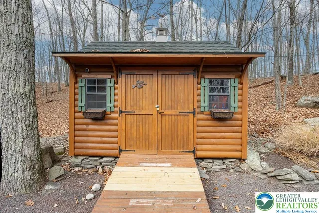 $925,000 | 1212 Acacia Drive, Hawley, PA 18428