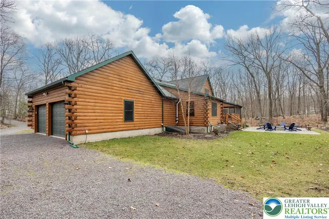 $925,000 | 1212 Acacia Drive, Hawley, PA 18428