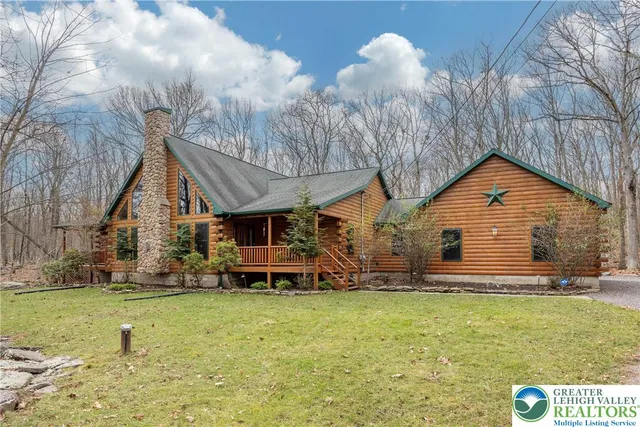 $925,000 | 1212 Acacia Drive, Hawley, PA 18428