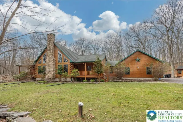 $925,000 | 1212 Acacia Drive, Hawley, PA 18428