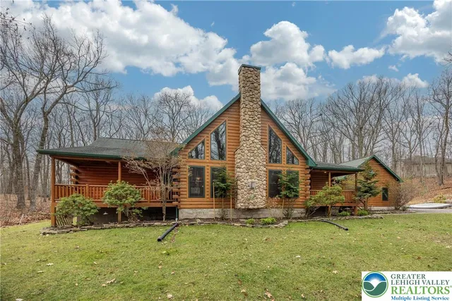 $925,000 | 1212 Acacia Drive, Hawley, PA 18428
