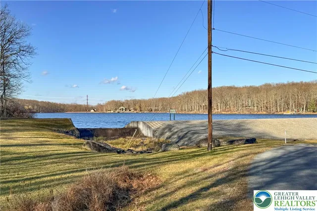 $925,000 | 1212 Acacia Drive, Hawley, PA 18428